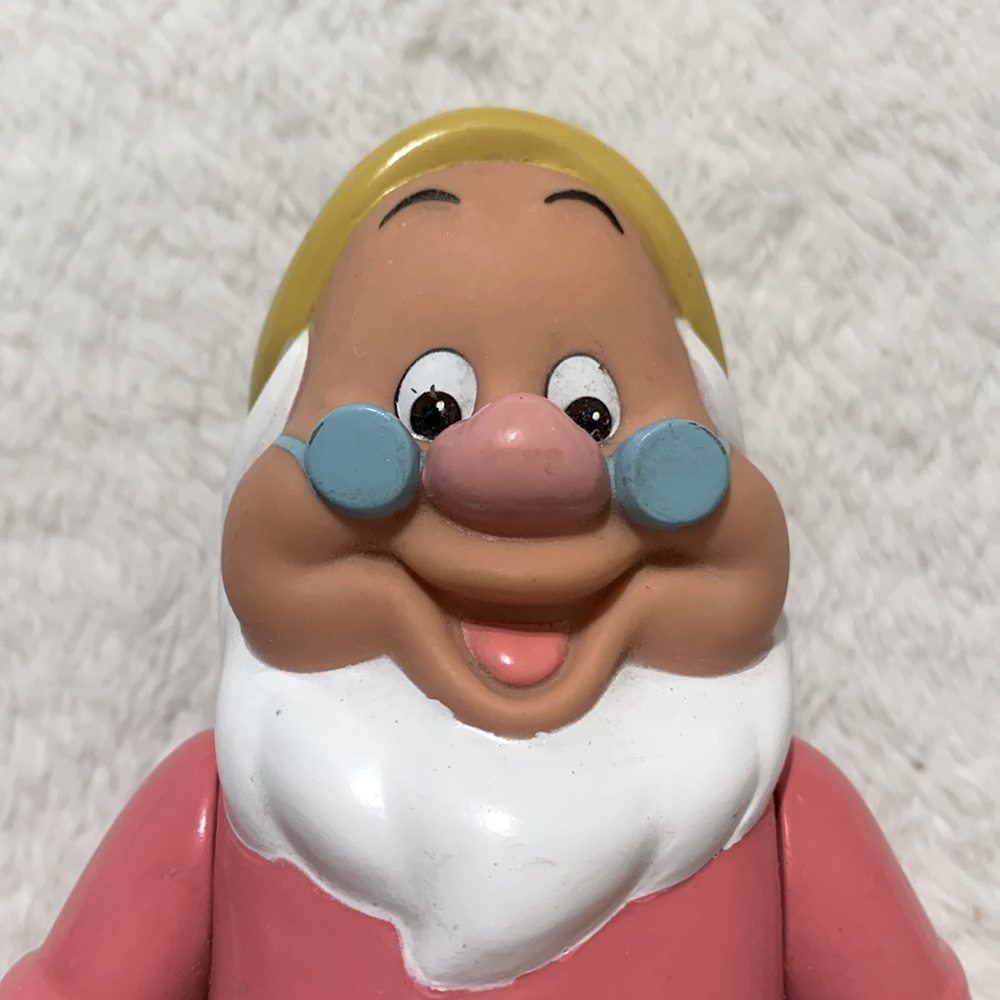 Doc of the seven dwarfs Disney
